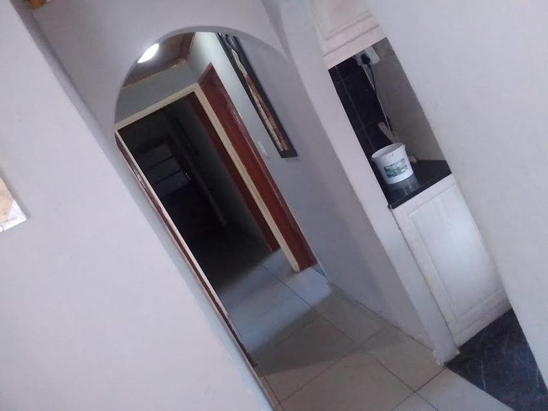 YOUNG FAMILY HOME - Photo 9