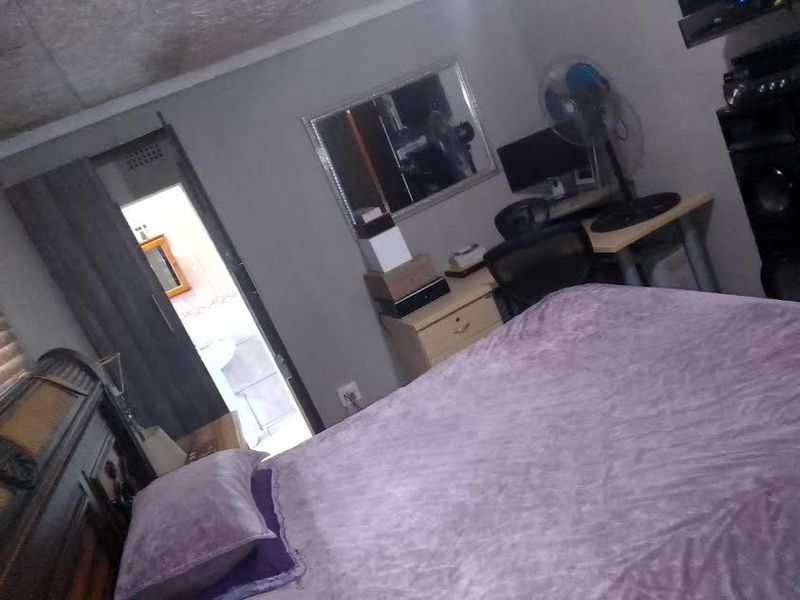 YOUNG FAMILY HOME - Photo 7