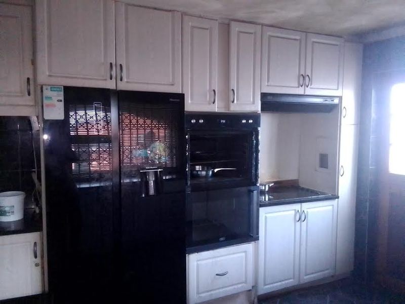 YOUNG FAMILY HOME - Photo 5