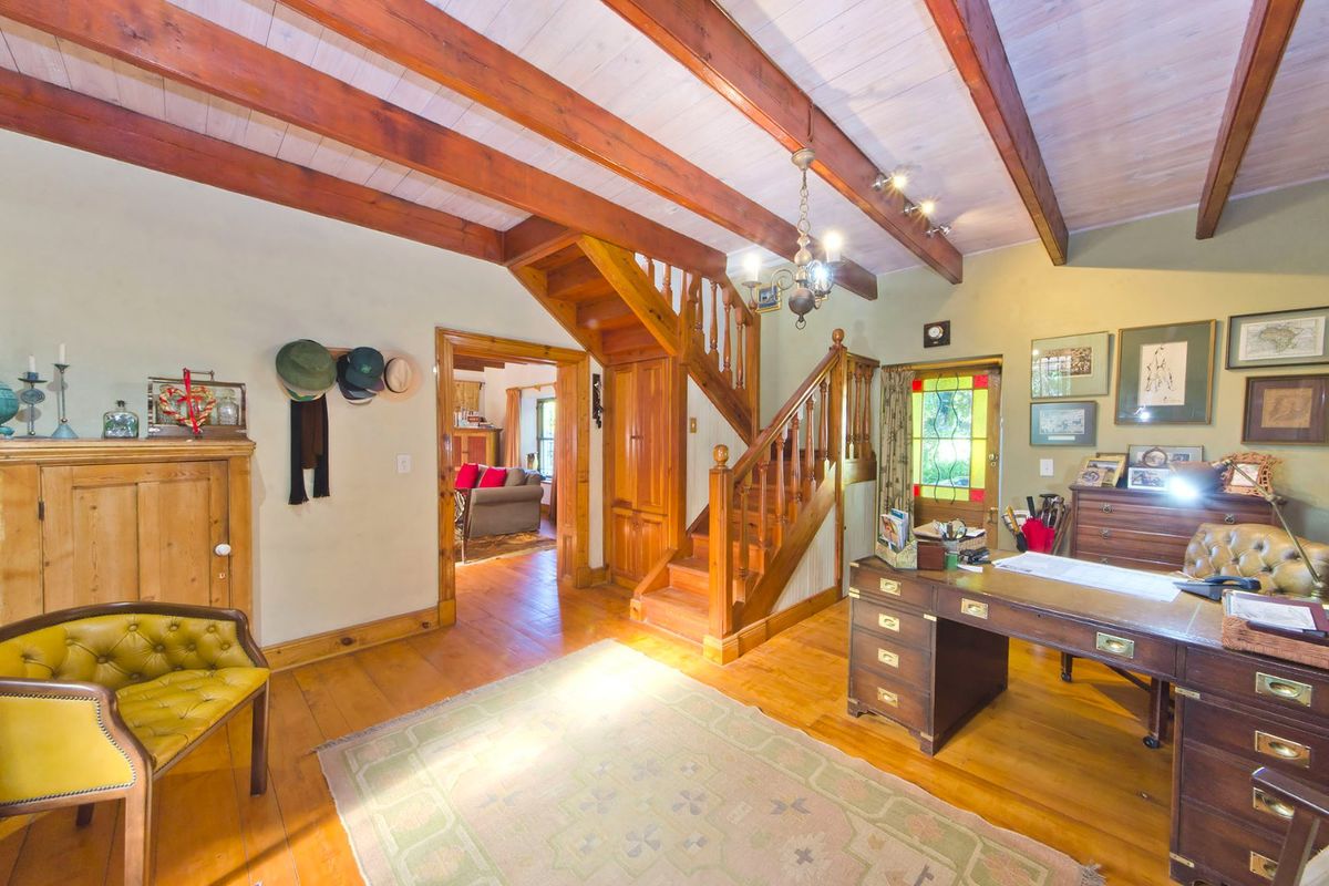 A Home with Heart  - Photo 4