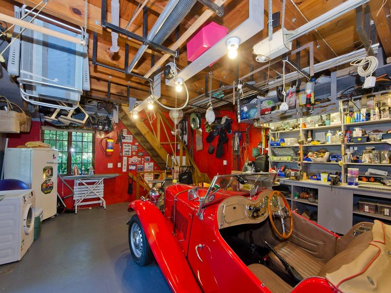 A Home with Heart  - Photo 8