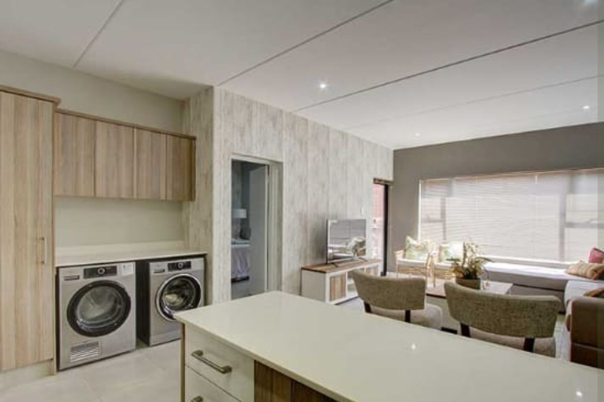 Luxurious 2 Bedroom Apartment - Photo 4