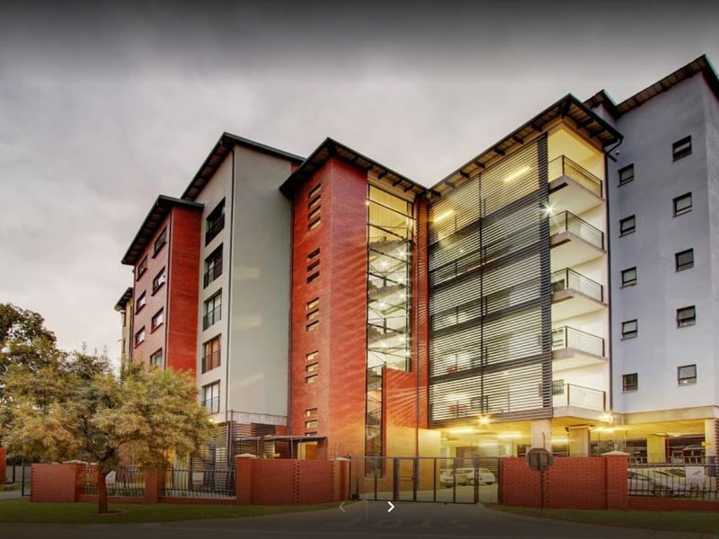 Luxurious 2 Bedroom Apartment - Photo 10