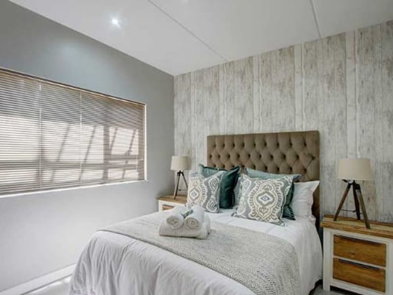 Luxurious 2 Bedroom Apartment - Photo 6