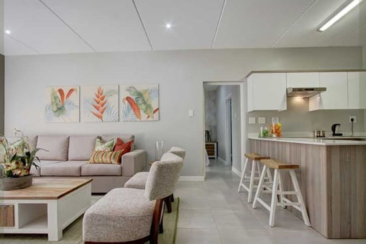 Luxurious 2 Bedroom Apartment - Photo 2