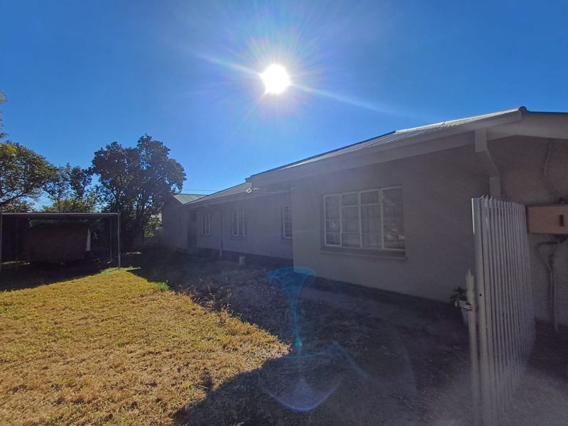 Investment Opportunity in Freemanville, Klerksdorp – Spacious Family Home with Three Income-Generating Flats - Photo 3