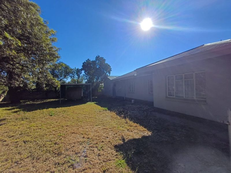 Investment Opportunity in Freemanville, Klerksdorp – Spacious Family Home with Three Income-Generating Flats - Photo 4