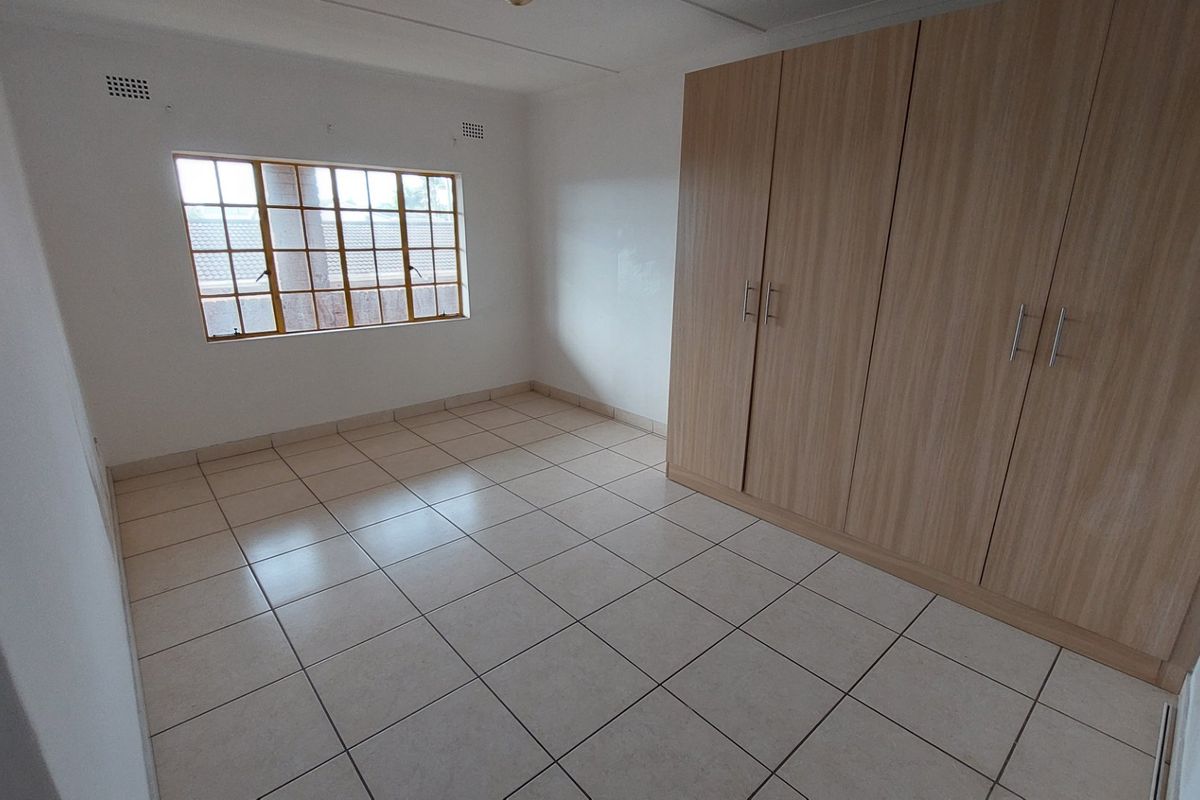 A spacious and beautiful apartment for rent in Kharwastan - Photo 3