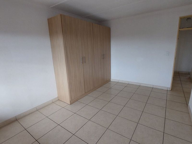 A spacious and beautiful apartment for rent in Kharwastan - Photo 4