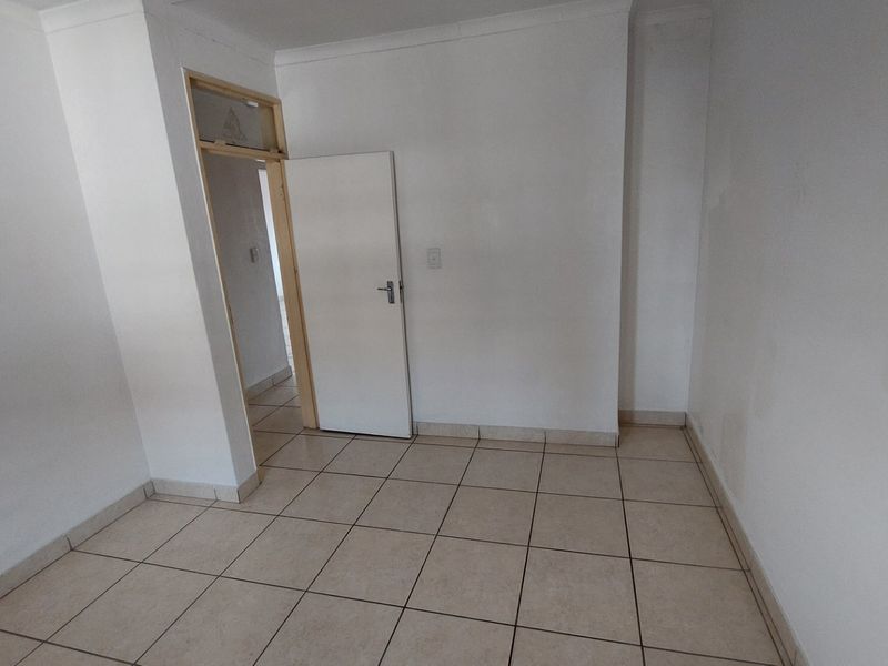 A spacious and beautiful apartment for rent in Kharwastan - Photo 9