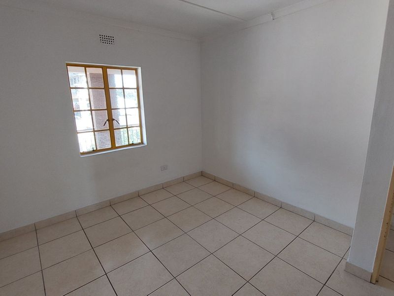 A spacious and beautiful apartment for rent in Kharwastan - Photo 8