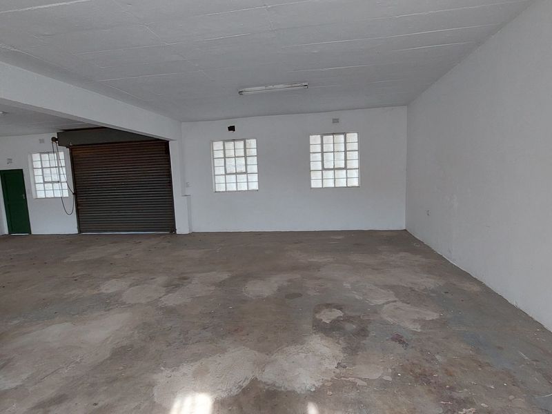A mini factory or warehouse to rent in Chatsworth - Photo 7