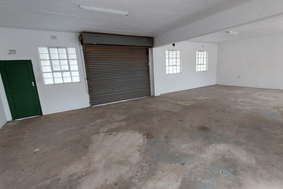 A mini factory or warehouse to rent in Chatsworth - Photo 4