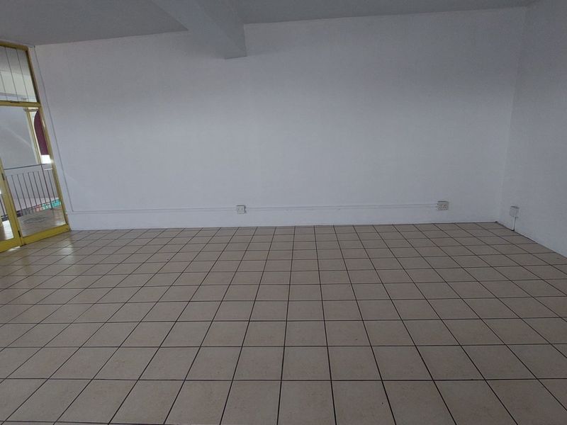 Retail space for rental in a busy hub of Phoenix which at the entrance to the Phoenix Plaza - Photo 3