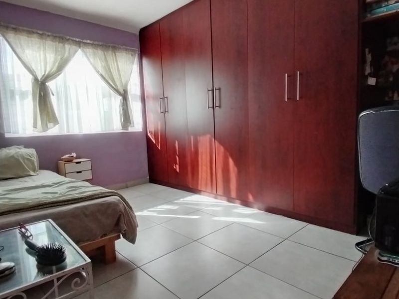 Spacious 6-Bedroom Home with Excellent Rental Potential – R12,000 Monthly Income Possibility for Sale in Bridgetown. - Photo 9