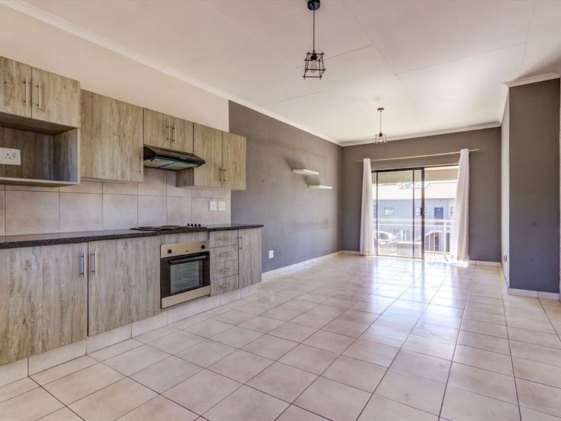 Charming Two-Bedroom Retreat - Photo 2