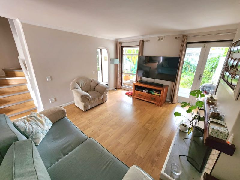 NORTH-FACING, SPACIOUS 3-BEDROOM APARTMENT WITH MODERN FINISHES, IN SOUGHT-AFTER POCKET OF WYNBERG VILLAGE!  - Photo 6