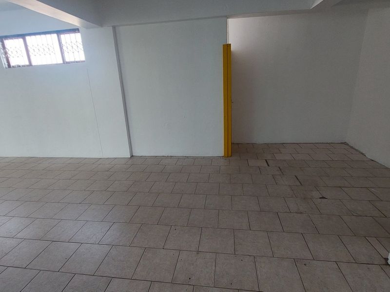 A retail space for rental in a busy hub of Phoenix which is at the entrance to the Phoenix Plaza - Photo 2