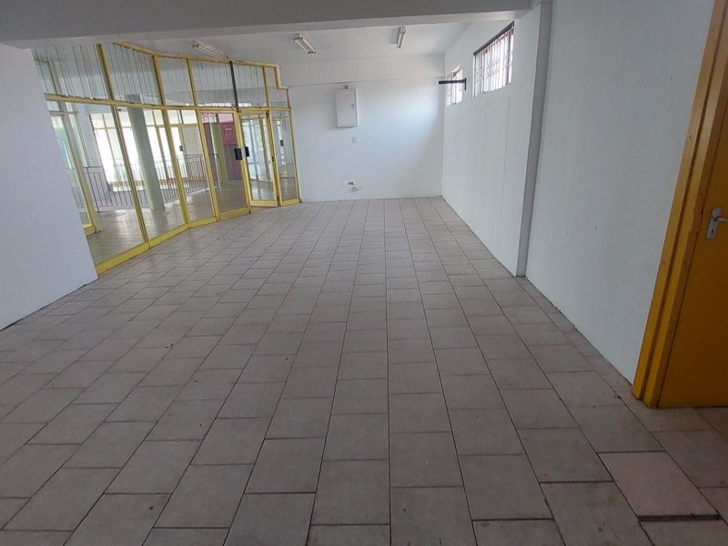 A retail space for rental in a busy hub of Phoenix which is at the entrance to the Phoenix Plaza - Photo 3