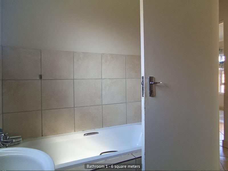 3 Bedroom House for Sale in Kirkney - Photo 7