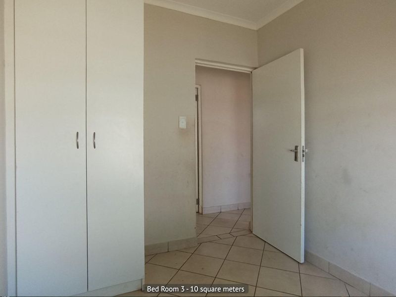 3 Bedroom House for Sale in Kirkney - Photo 4