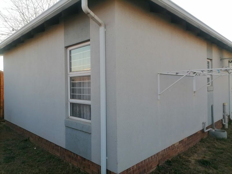 3 Bedroom House for Sale in Kirkney - Photo 10