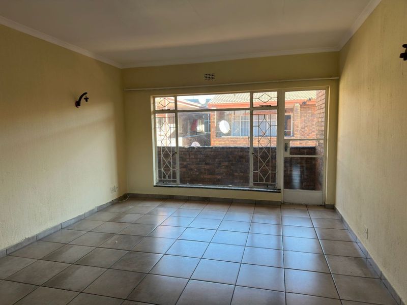 Charming First-Floor Apartment in Florida Lake - Photo 6