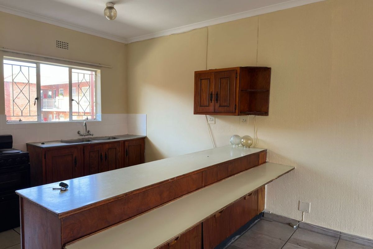 Charming First-Floor Apartment in Florida Lake - Photo 5