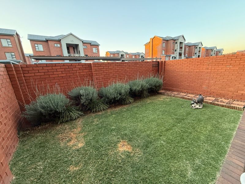 Perfect Ground Floor Unit in Hereford Estate! - Photo 2