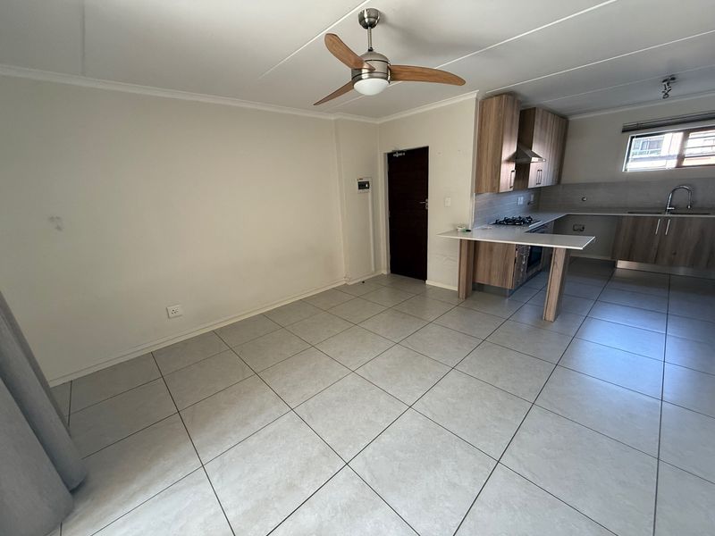 Perfect Ground Floor Unit in Hereford Estate! - Photo 3