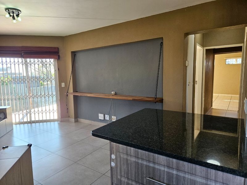 Stylish & Secure 3-Bedroom Free-Title Home for Sale!!! - Photo 9