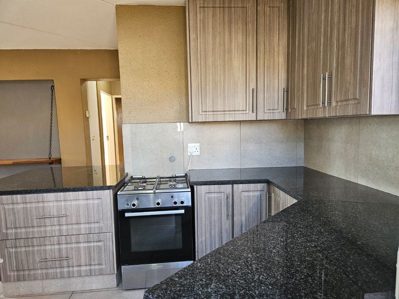 Stylish & Secure 3-Bedroom Free-Title Home for Sale!!! - Photo 5