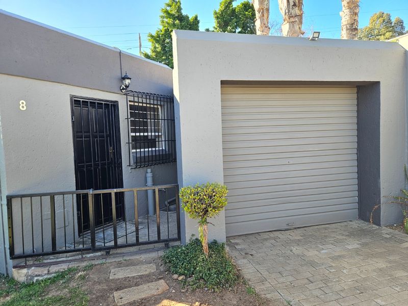 Stylish & Secure 3-Bedroom Free-Title Home for Sale!!! - Photo 4