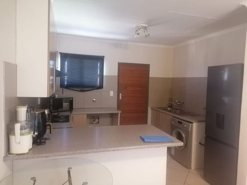 Neat 2-Bedroom Apartment for Sale in Encore Complex, Noordwyk  - Photo 3