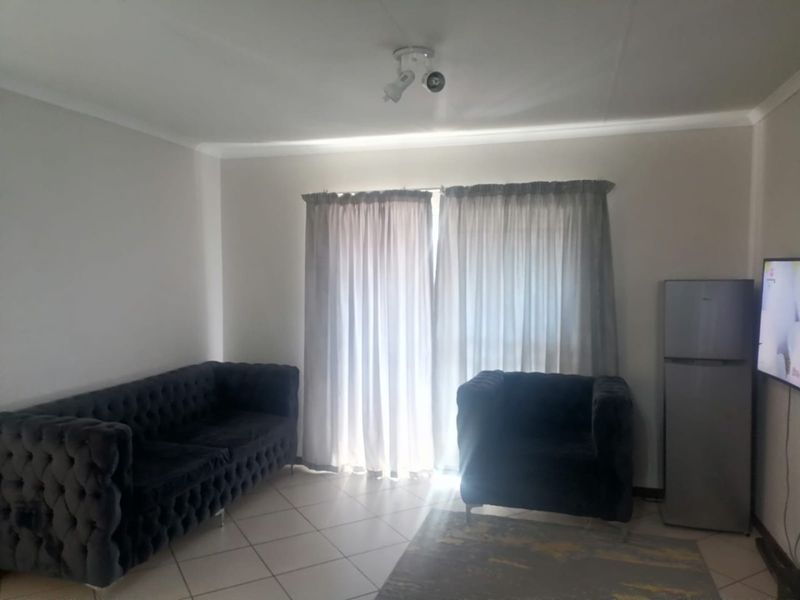 Neat 2-Bedroom Apartment for Sale in Encore Complex, Noordwyk  - Photo 8