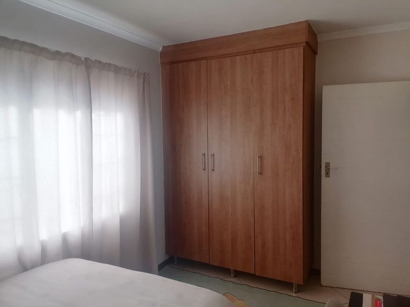 Neat 2-Bedroom Apartment for Sale in Encore Complex, Noordwyk  - Photo 7