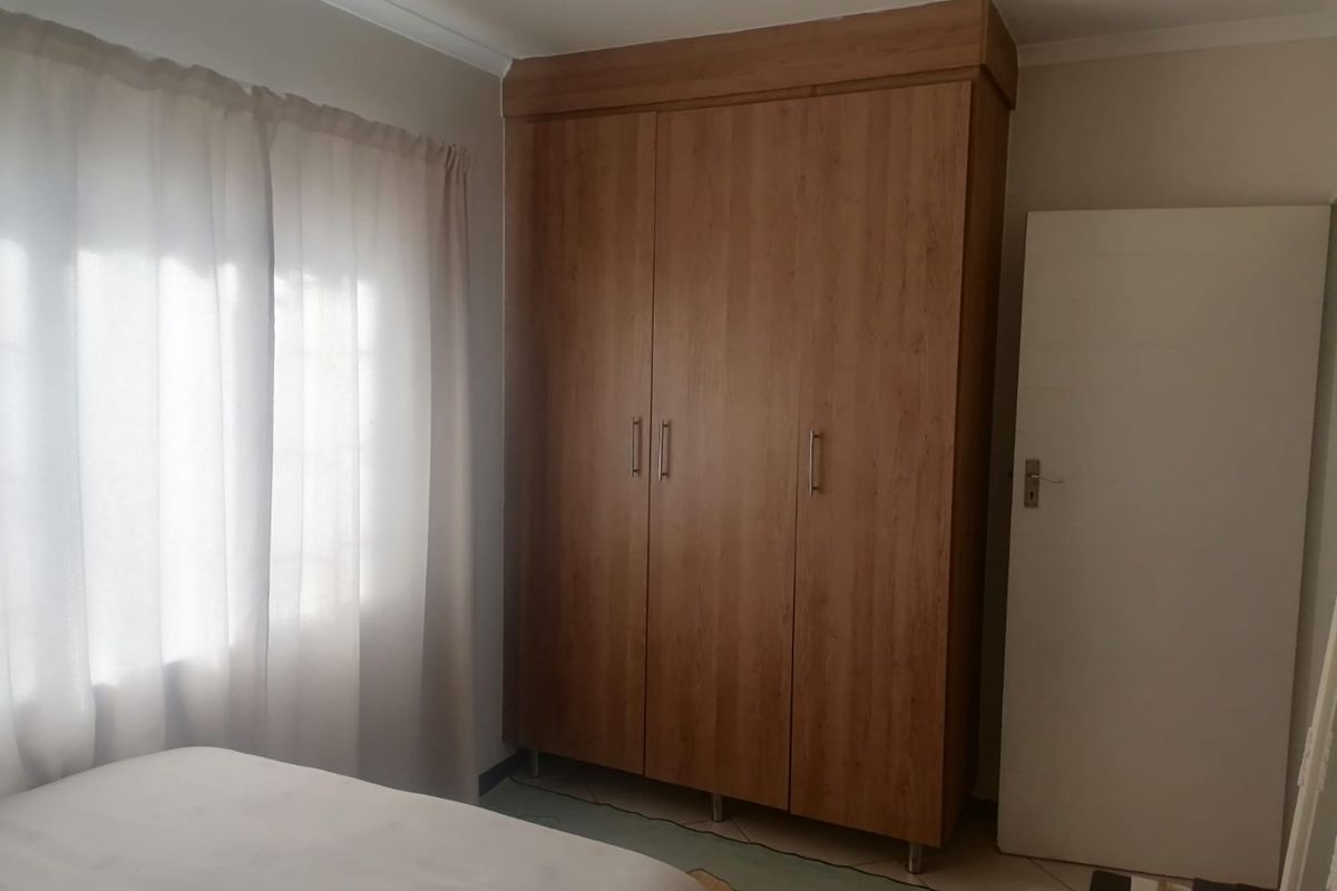 Neat 2-Bedroom Apartment for Sale in Encore Complex, Noordwyk  - Photo 5