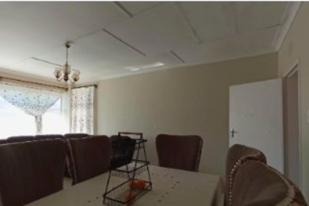 First Time Buyers & Savvy Investor Come Here!!! - Photo 5