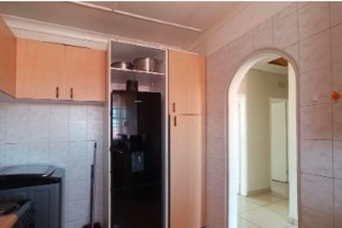 First Time Buyers & Savvy Investor Come Here!!! - Photo 4