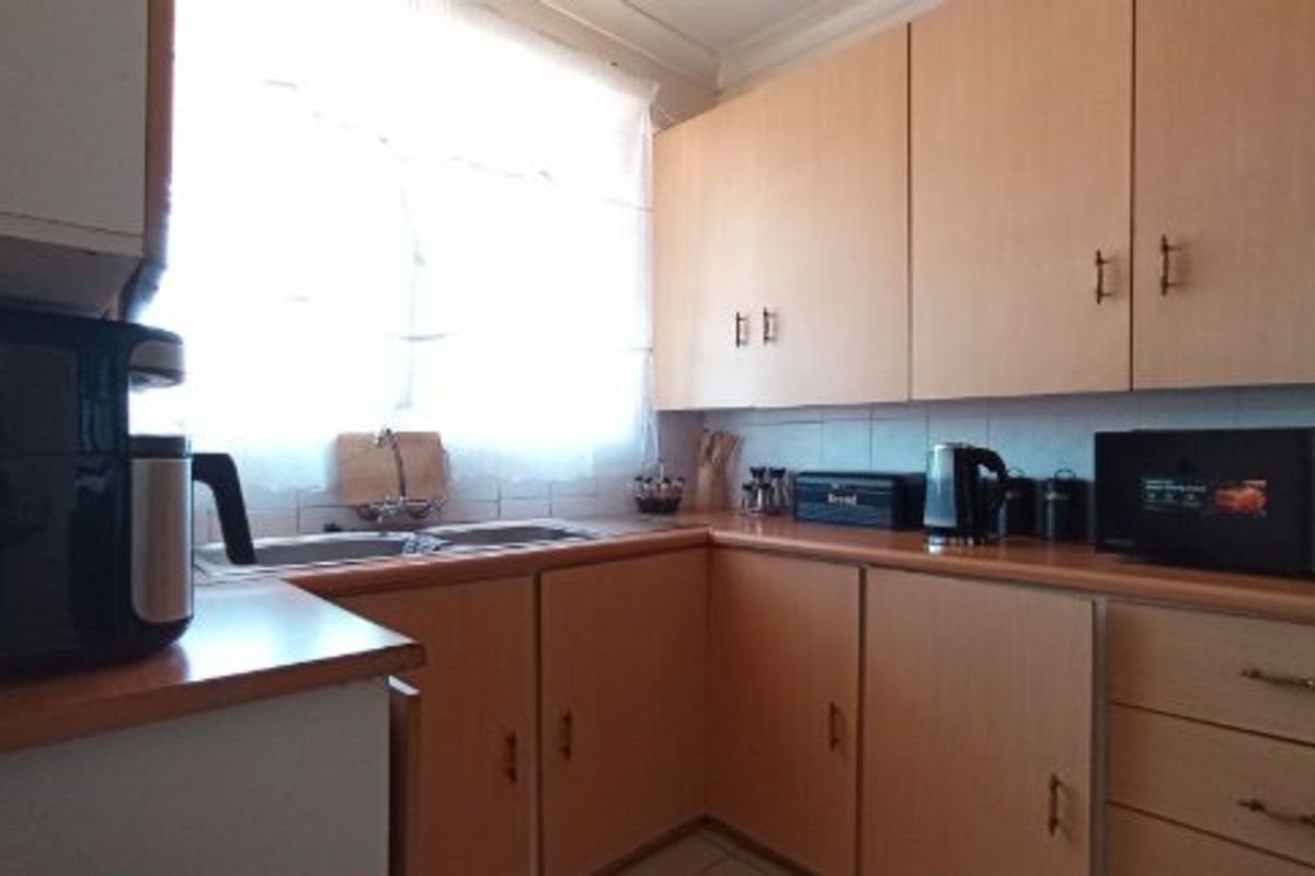 First Time Buyers & Savvy Investor Come Here!!! - Photo 2