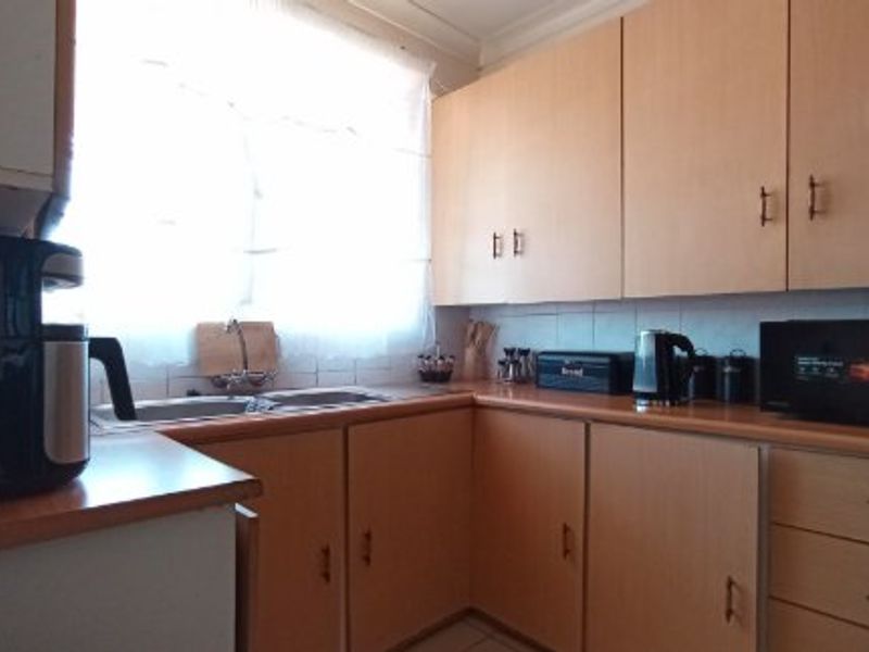 First Time Buyers & Savvy Investor Come Here!!! - Photo 2