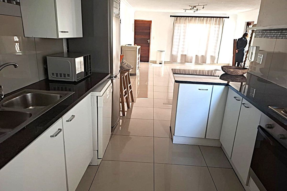 Upper Level Two Bed Two Bath For Sale at Braemore - Photo 4