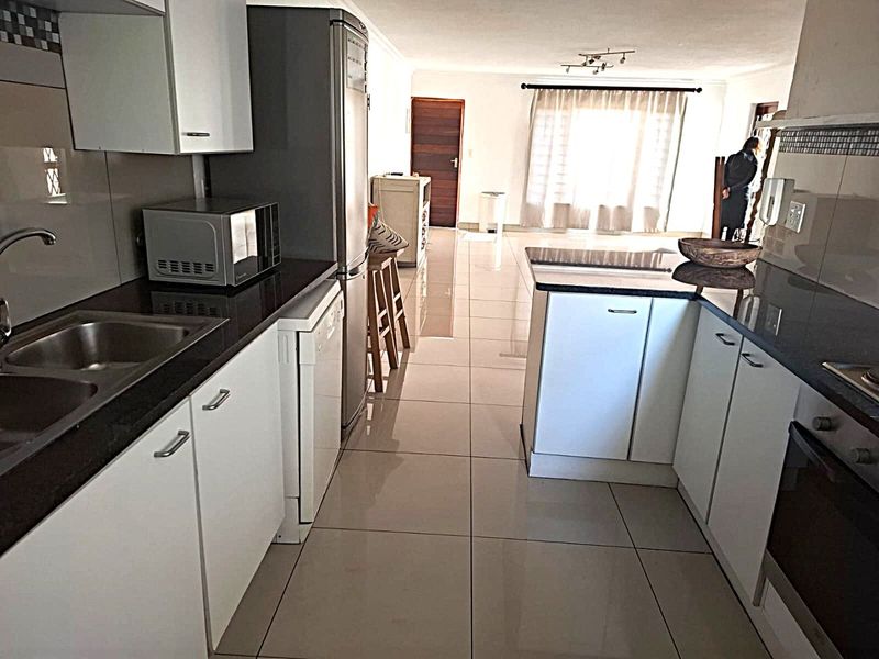 Upper Level Two Bed Two Bath For Sale at Braemore - Photo 4