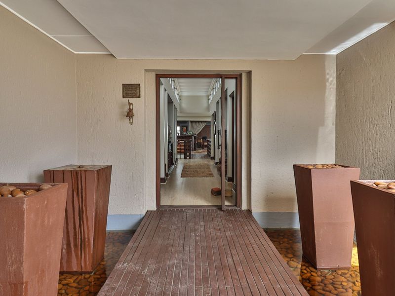 Luxurious 6 Bedroom Entertainer's Dream - Photo 8