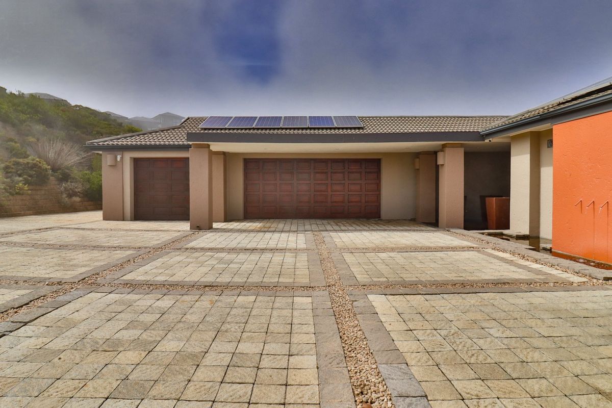 Luxurious 6 Bedroom Entertainer's Dream - Photo 4