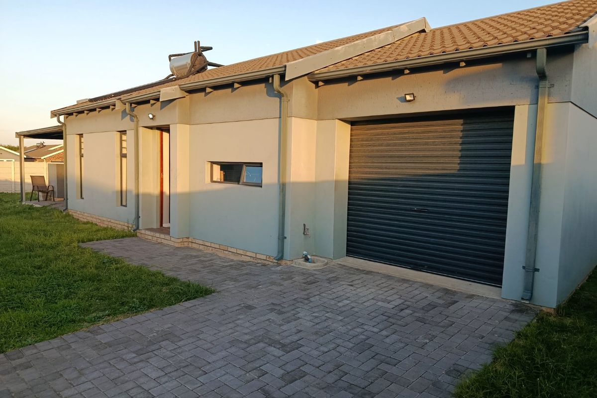 3 Bedroom House In Fairview - Photo 2