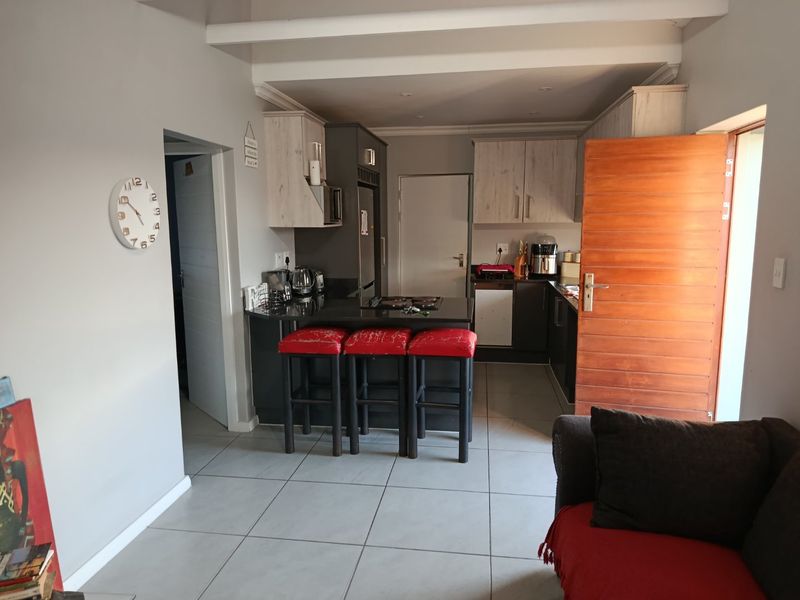 3 Bedroom House In Fairview - Photo 3