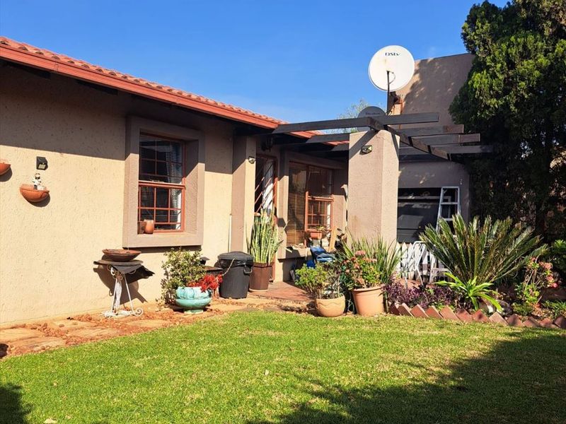 Neat and Functional Two-Bedroom Home with Modern Touches - Photo 3