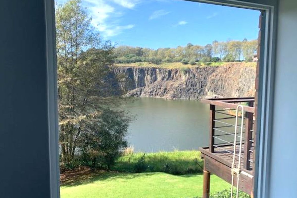 Prime Location, Centrally Located 189sm Office Suite in sought after THE QUARRY, Hilton - Photo 2