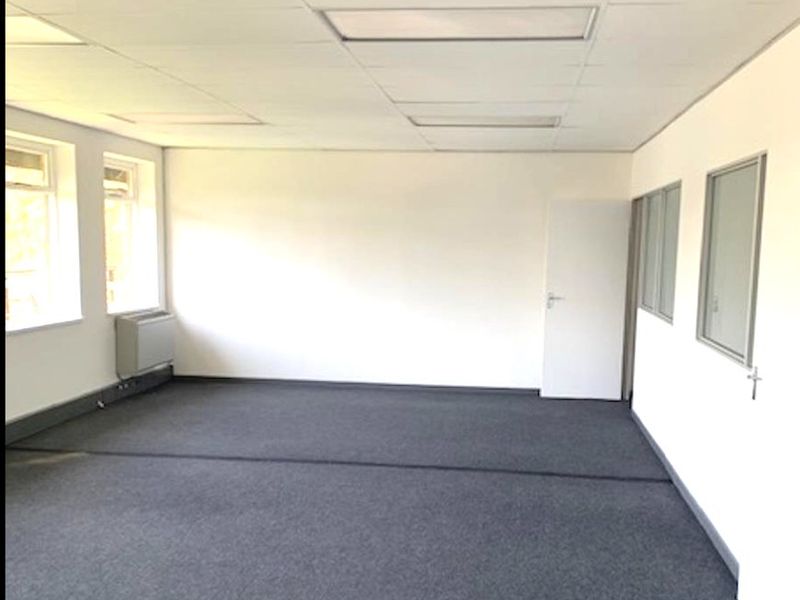 Prime Location, Centrally Located 189sm Office Suite in sought after THE QUARRY, Hilton - Photo 4